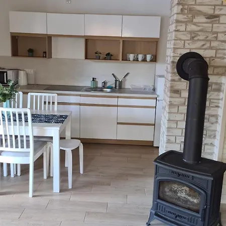 Sosnowe Wzgorze אכסניה פסים